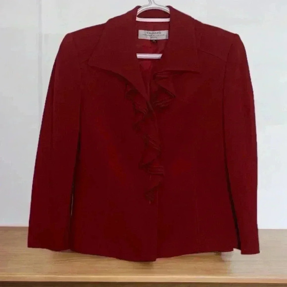Tahari Petite ASL Red Jacket, Fitted, Lined, 3/4 Sleeve,Mid weight, Size 4 - Picture 1 of 9